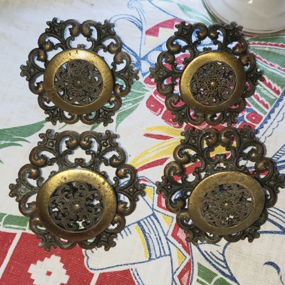 Drawer knobs
